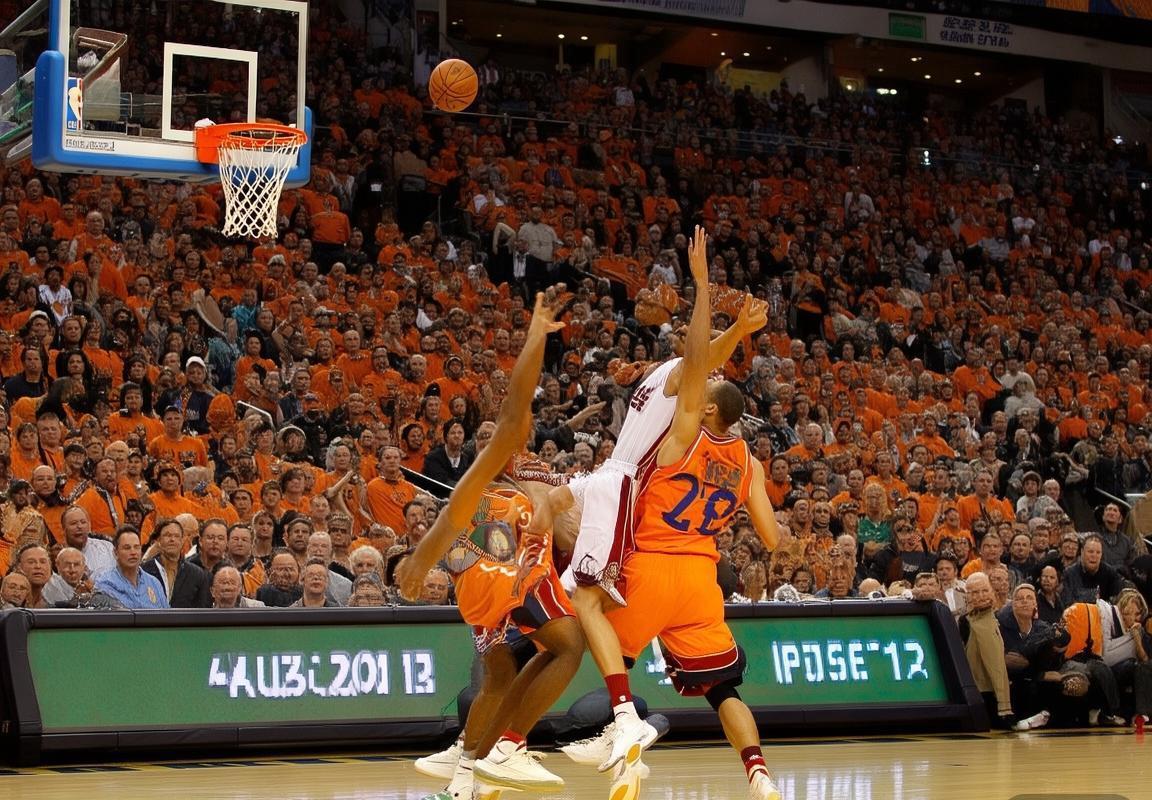 2014NBA常规赛焦点之战：热火VS勇士激情碰撞瞬间(图7)